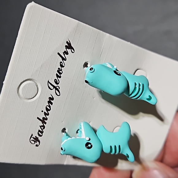 Blue 🎁 Dinosaur Chomp Earrings - Picture 5 of 6